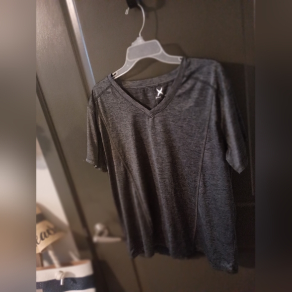 Game Time V-Neck Women's Top - Picture 1 of 4